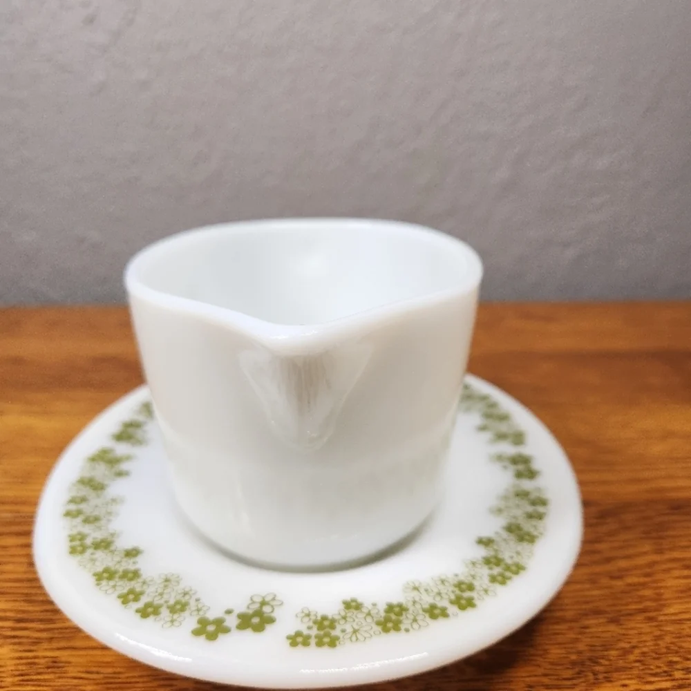 Pyrex Crazy Daisy Gravy Boat Set